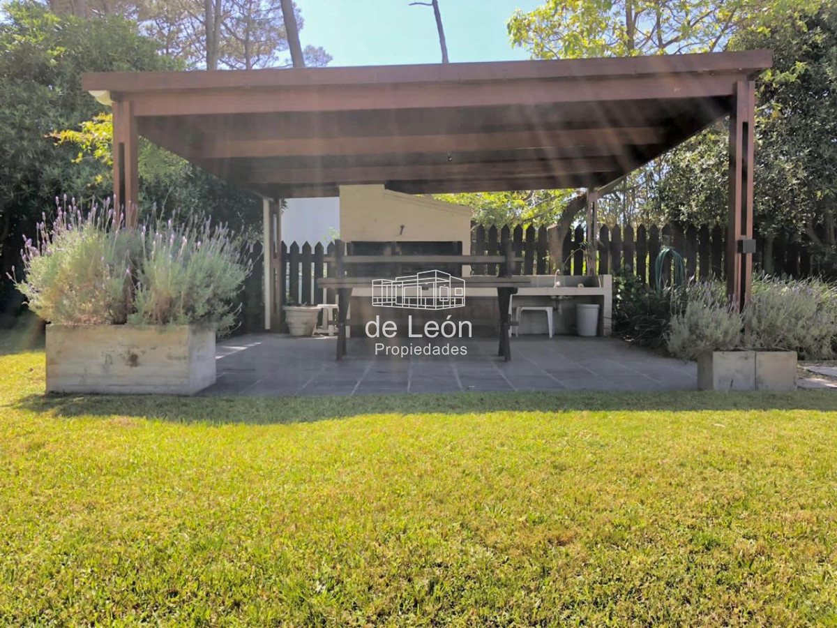 Casa ID.667 - Casa en Montoya de 3 dormitorios y servicio, La Barra