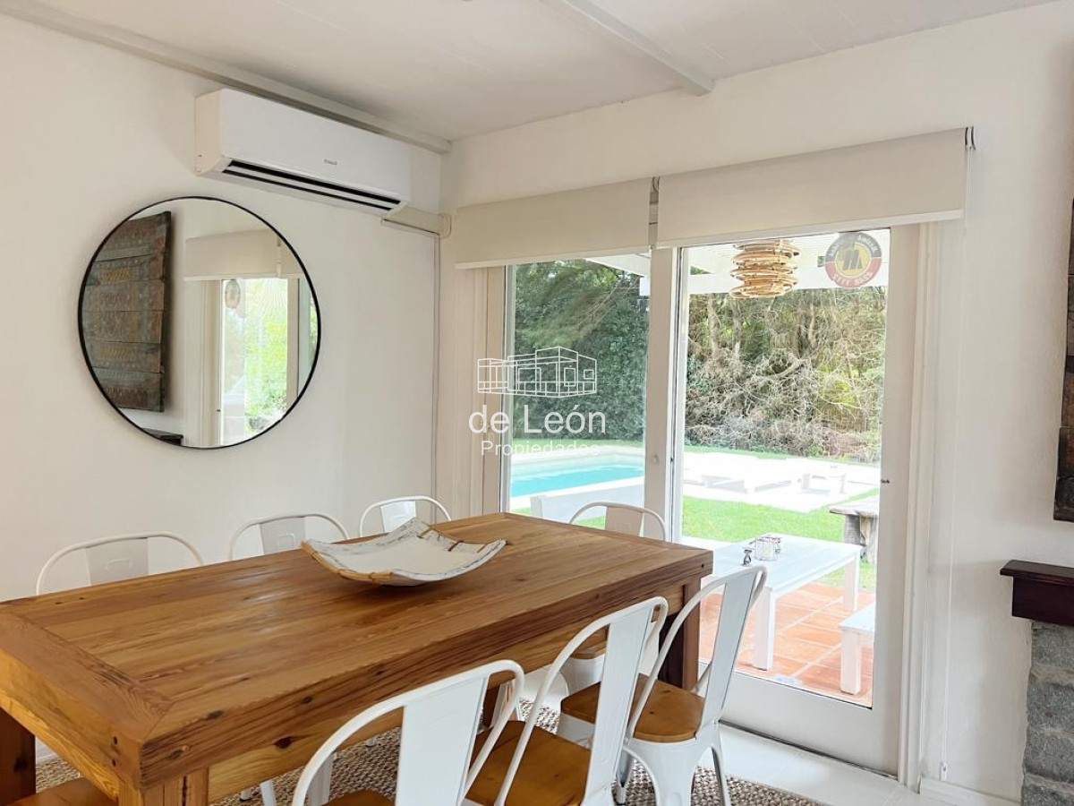 Casa ID.12 - Casa en venta reciclada a estilo moderno, con amplio jardín en Montoya, La Barra