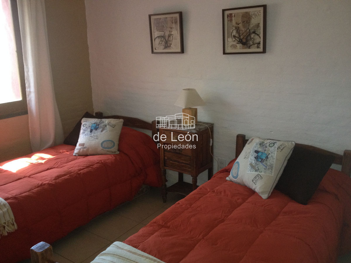 Casa ID.102 - Casa en Montoya La Barra a 350mts del mar, 4 dormitorios y 3 baños