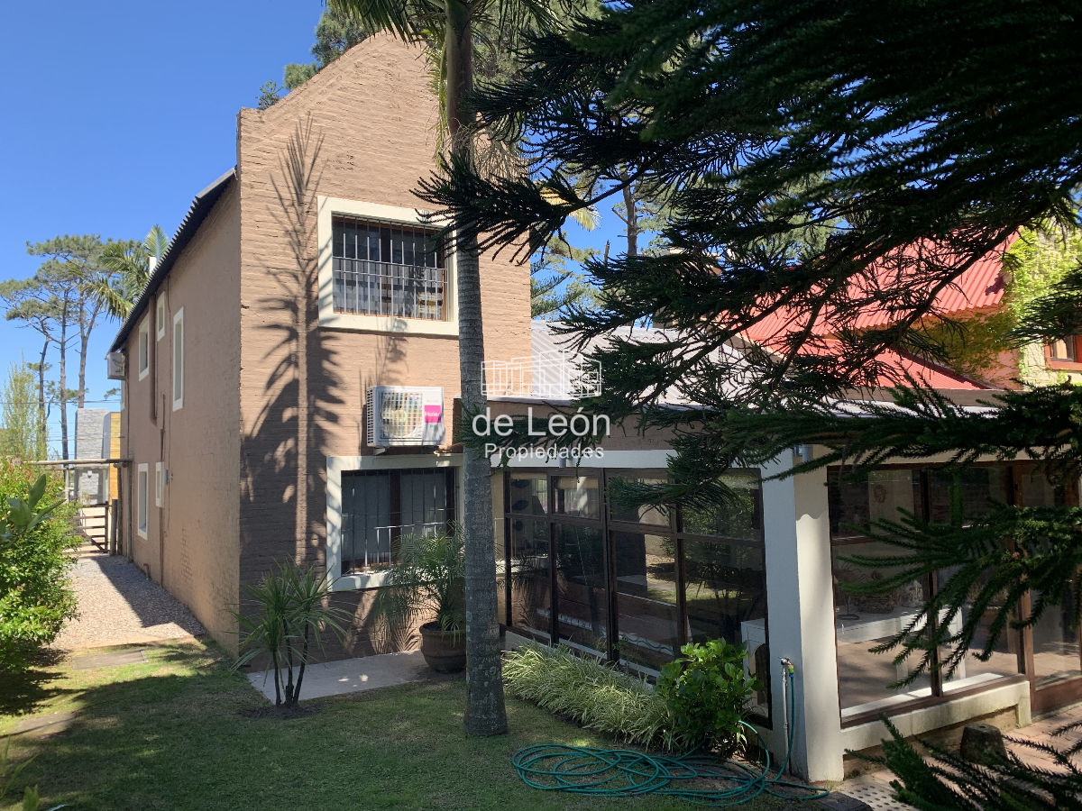 Casa ID.102 - Casa en Montoya La Barra a 350mts del mar, 4 dormitorios y 3 baños