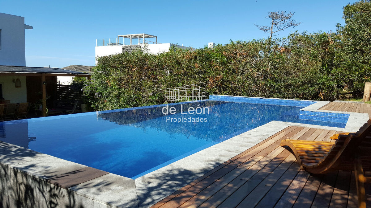 Casa ID.103 - Casa de 3 dormitorios y servicio en Montoya, La Barra