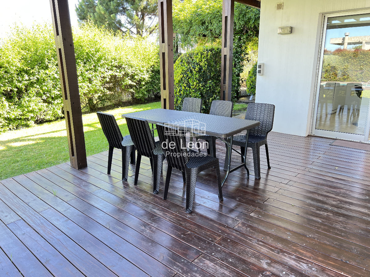 Casa ID.107 - Muy buena casa en Montoya a 200mts del mar, moderna, cómoda, piscina