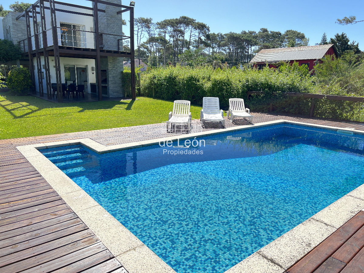 Casa ID.107 - Muy buena casa en Montoya a 200mts del mar, moderna, cómoda, piscina