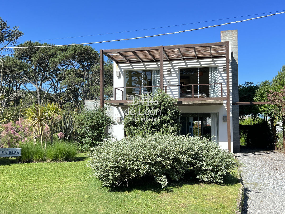 Casa ID.107 - Muy buena casa en Montoya a 200mts del mar, moderna, cómoda, piscina