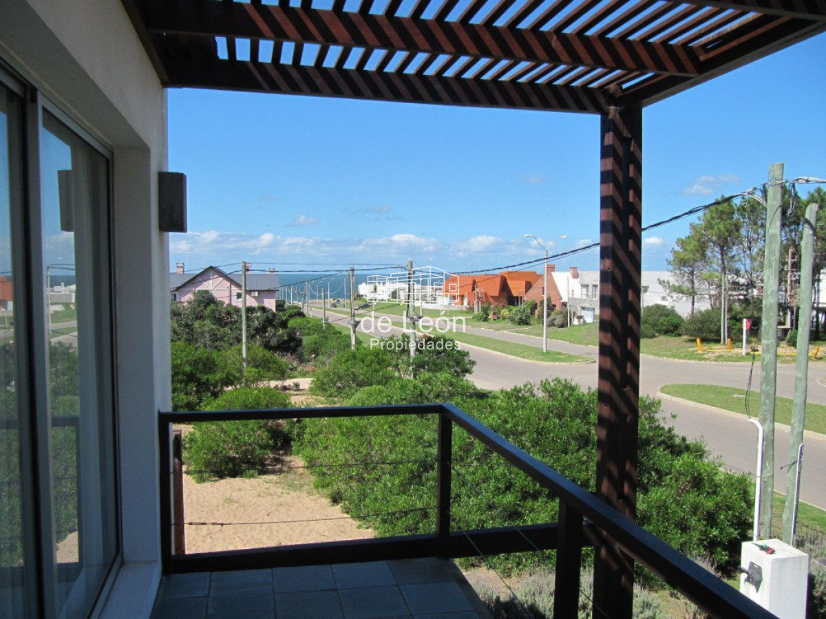 Casa ID.107 - Muy buena casa en Montoya a 200mts del mar, moderna, cómoda, piscina