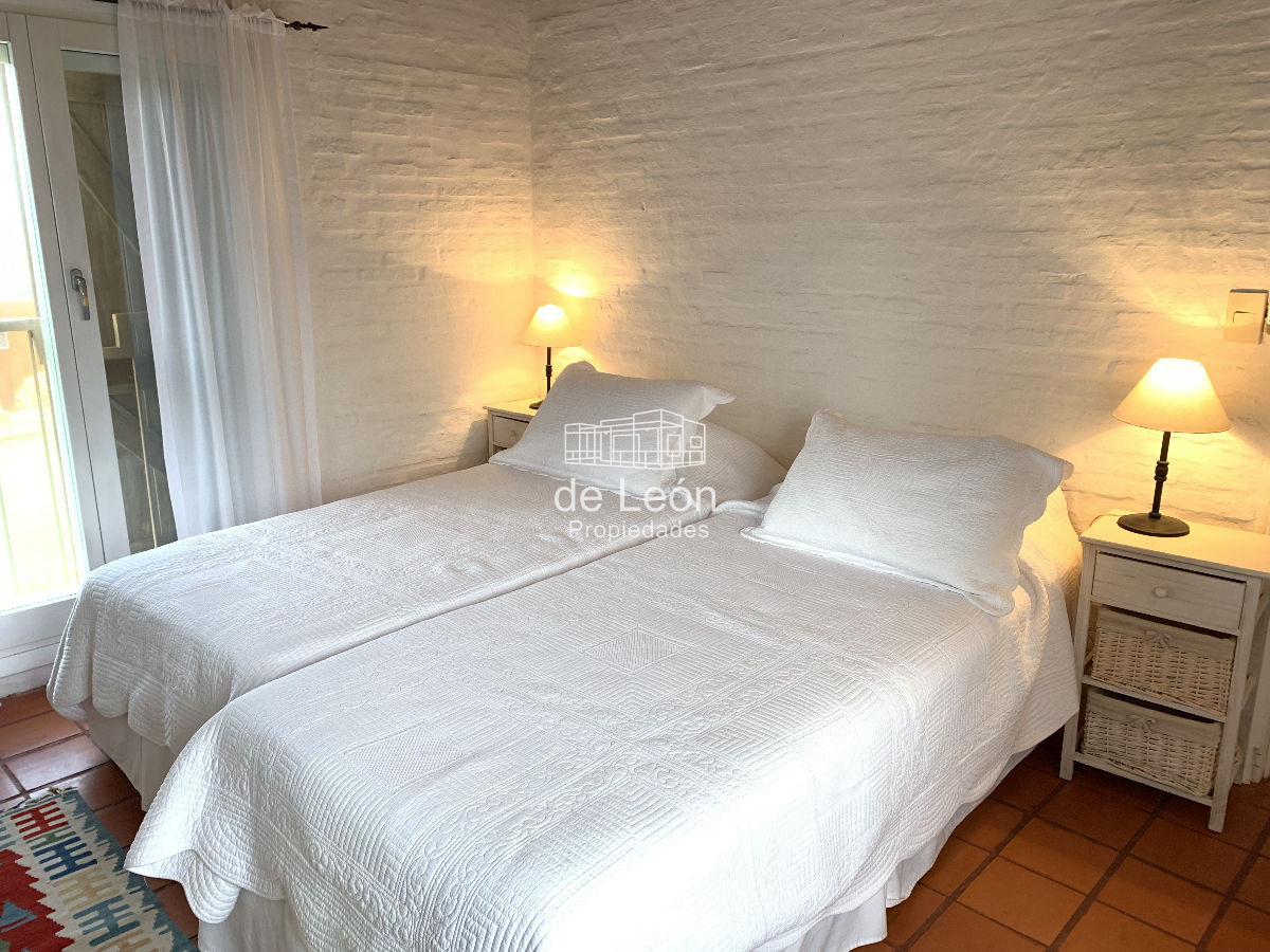 Casa ID.1084 - Amplia casa de 3 dormitorios en suite en segunda linea Montoya, La Bara