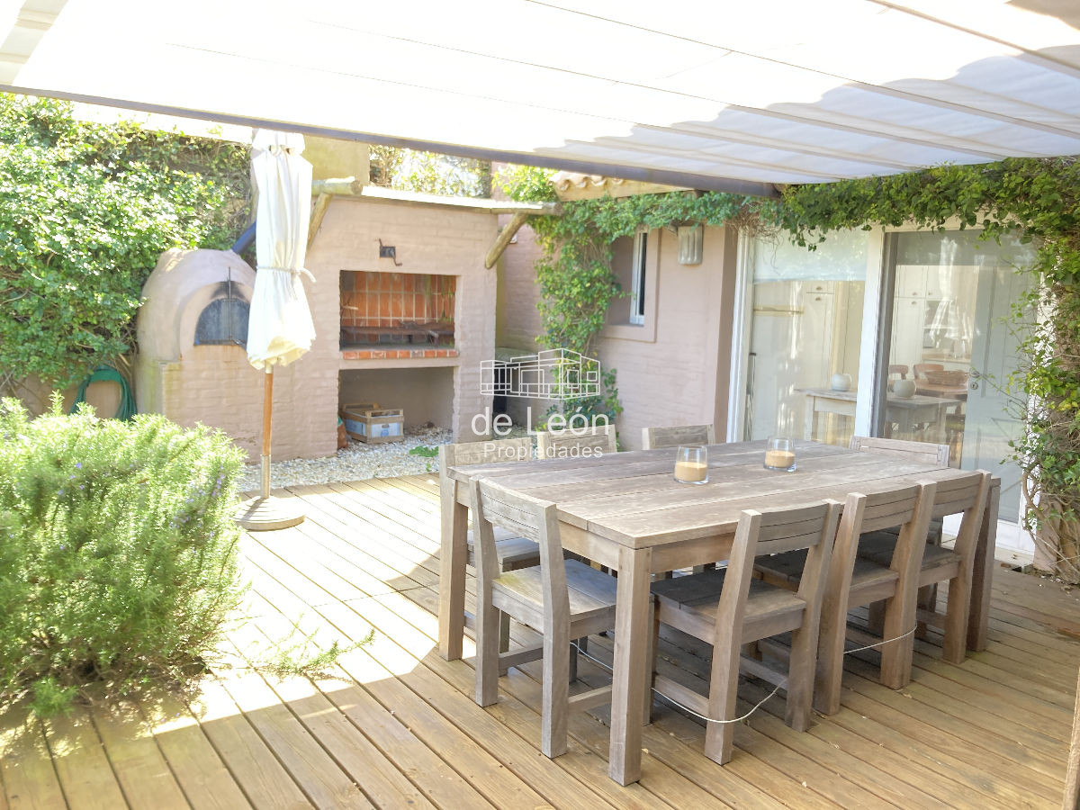 Casa ID.1084 - Amplia casa de 3 dormitorios en suite en segunda linea Montoya, La Bara