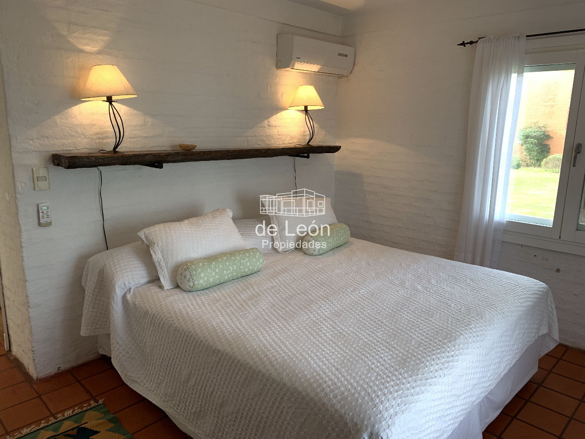 Casa ID.1084 - Amplia casa de 3 dormitorios en suite en segunda linea Montoya, La Bara