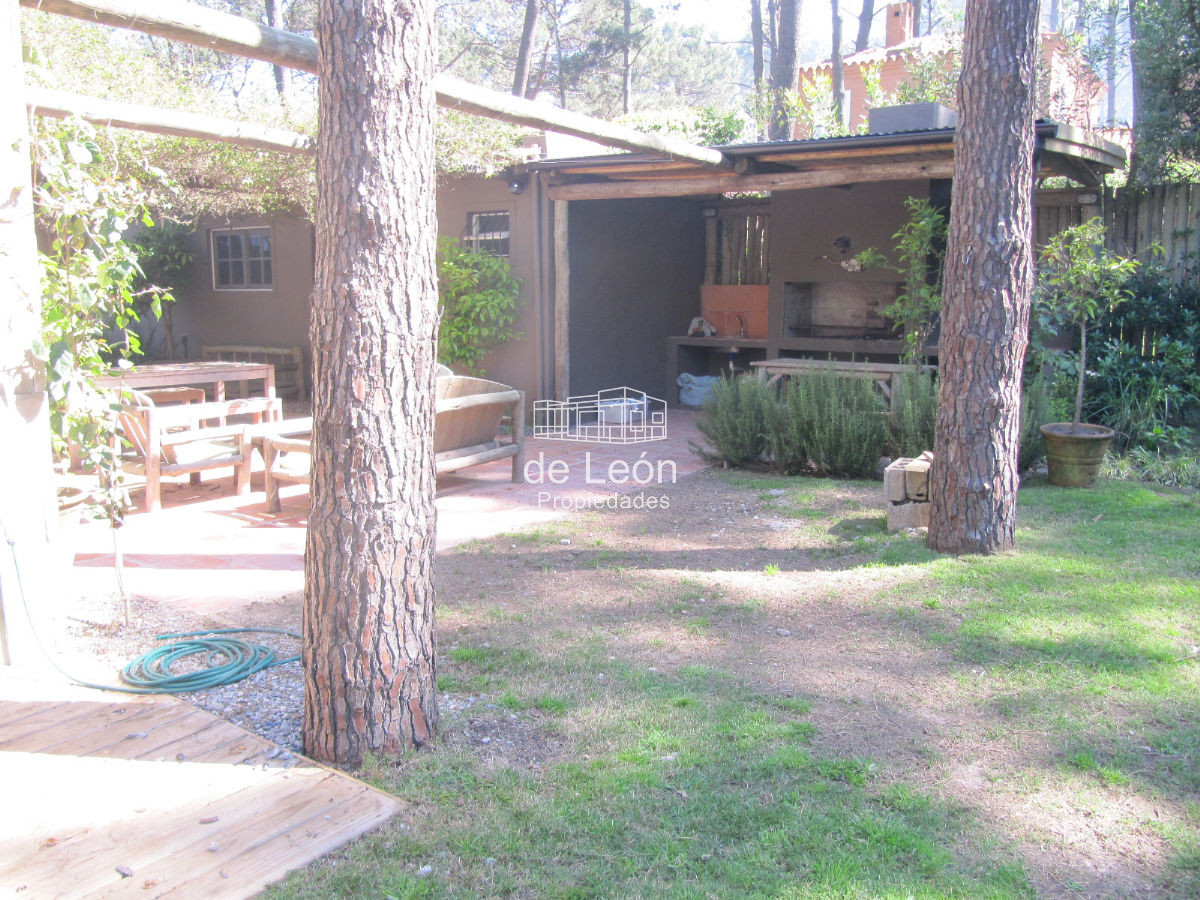 Casa ID.114 - Casa de 6 dormitorios en venta en Montoya, La Barra