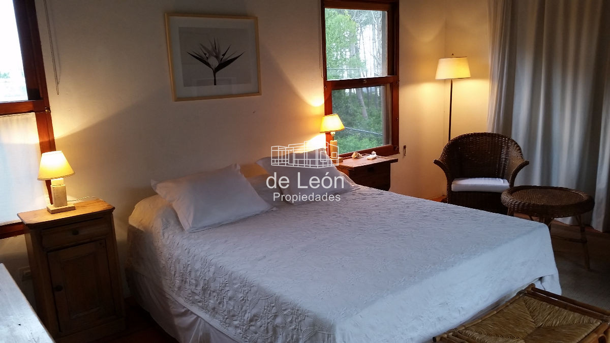 Casa ID.114 - Casa de 6 dormitorios en venta en Montoya, La Barra