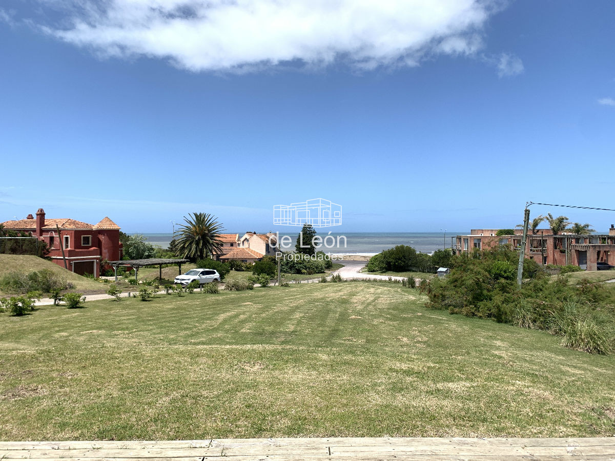 Casa ID.1231 - Espectacular casa contemporánea con amplios espacios, vistas al mar y al bosque en Montoya