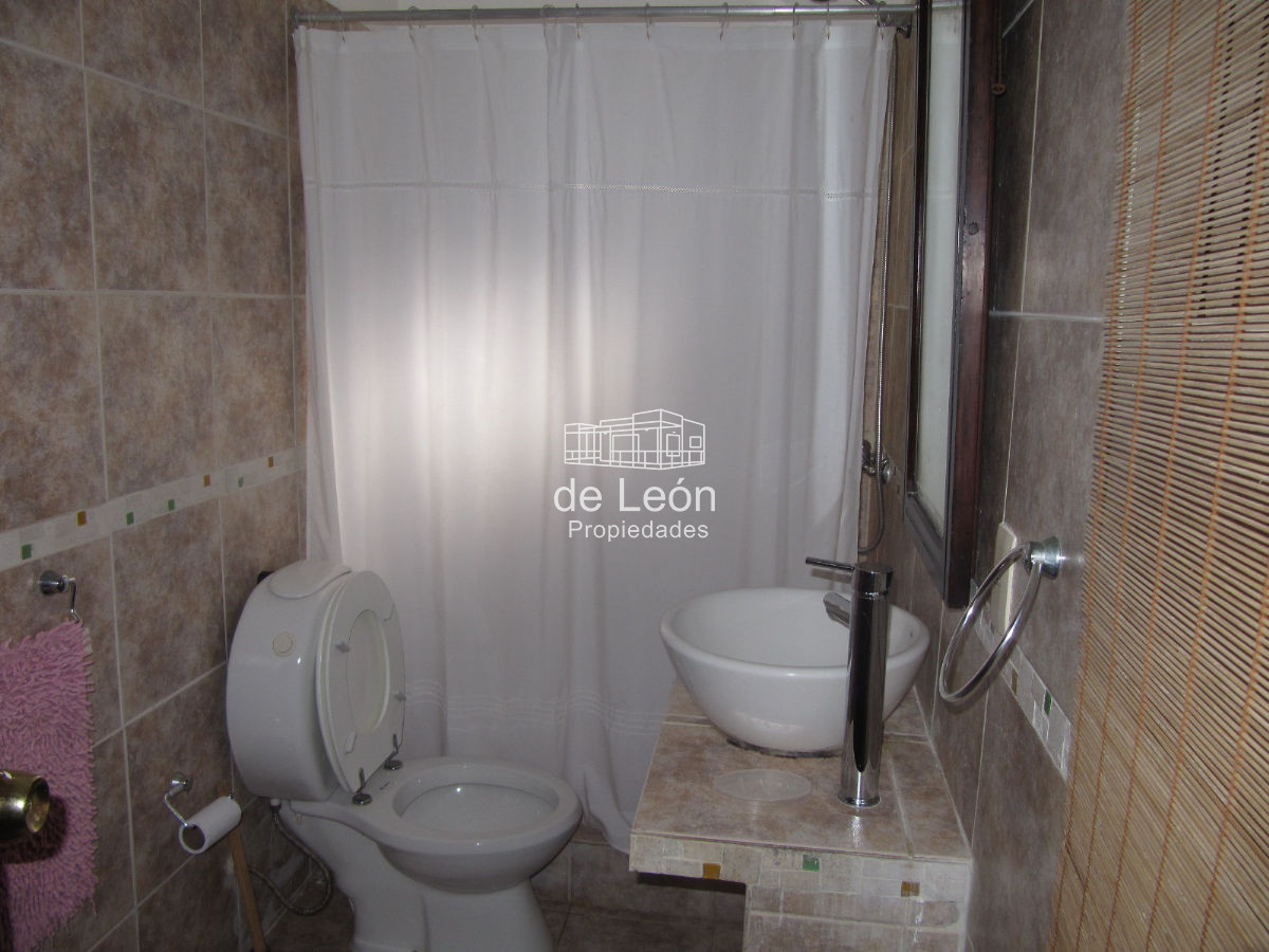 Casa ID.140 - Se alquila encantadora casa en ubicación privilegiada en Montoya