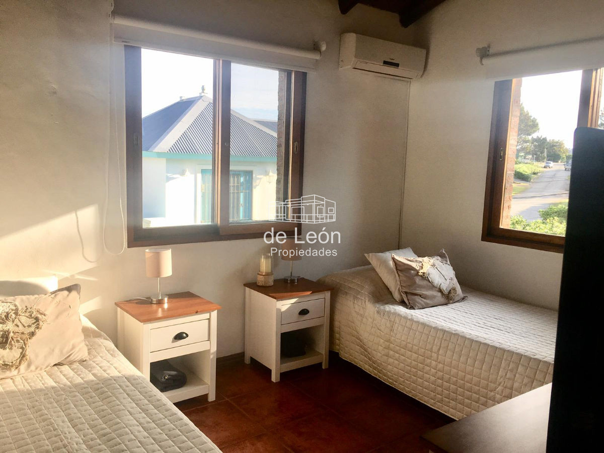 Casa ID.187 - Venta & Alquiler Temporal Casa 3 Dormitorios con piscina en Montoya, La Barra