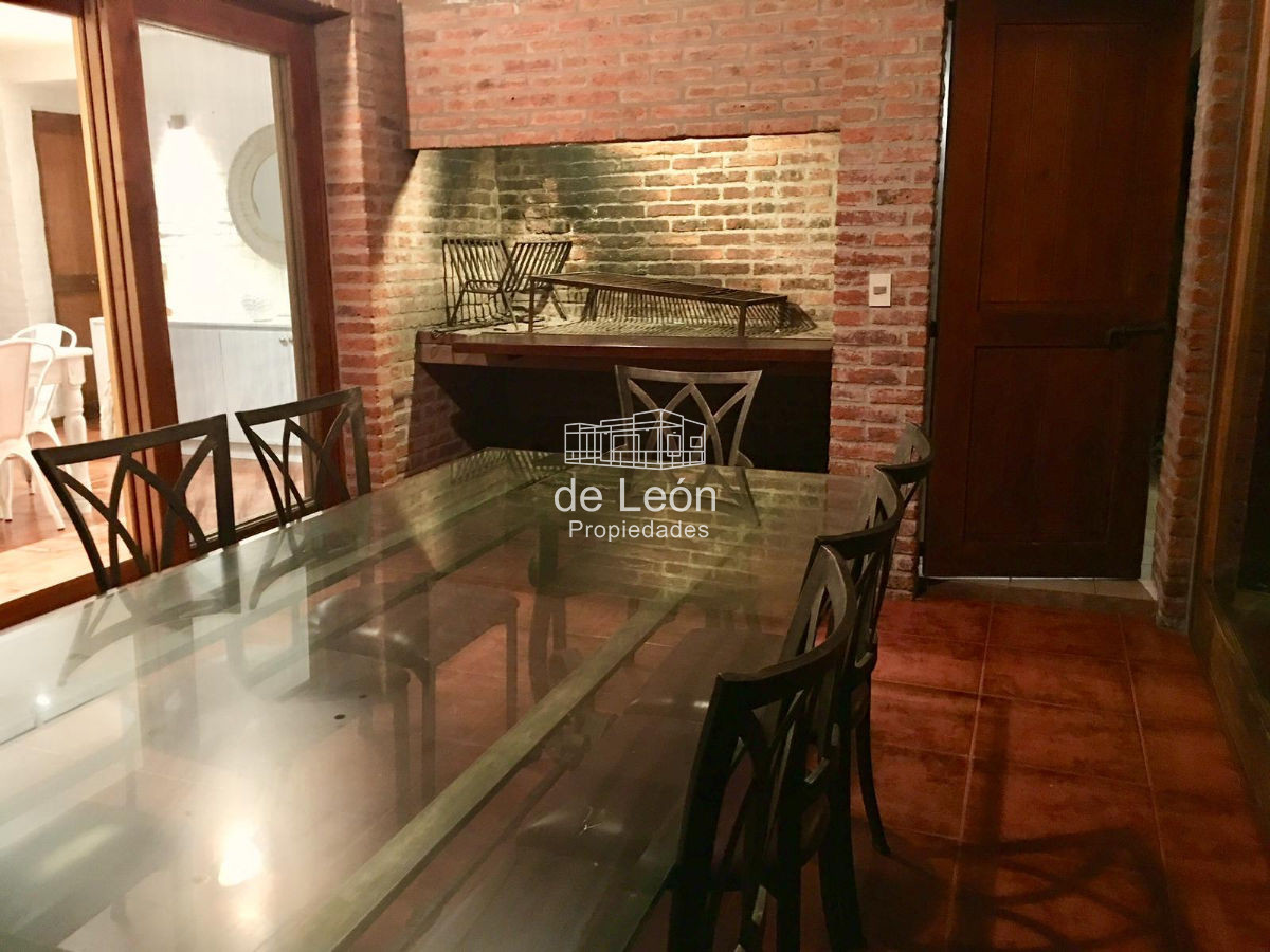 Casa ID.187 - Venta & Alquiler Temporal Casa 3 Dormitorios con piscina en Montoya, La Barra