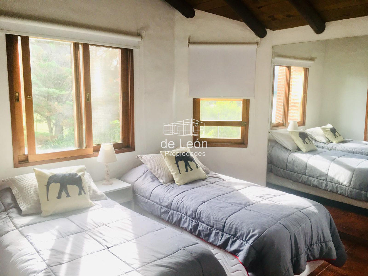 Casa ID.187 - Venta & Alquiler Temporal Casa 3 Dormitorios con piscina en Montoya, La Barra
