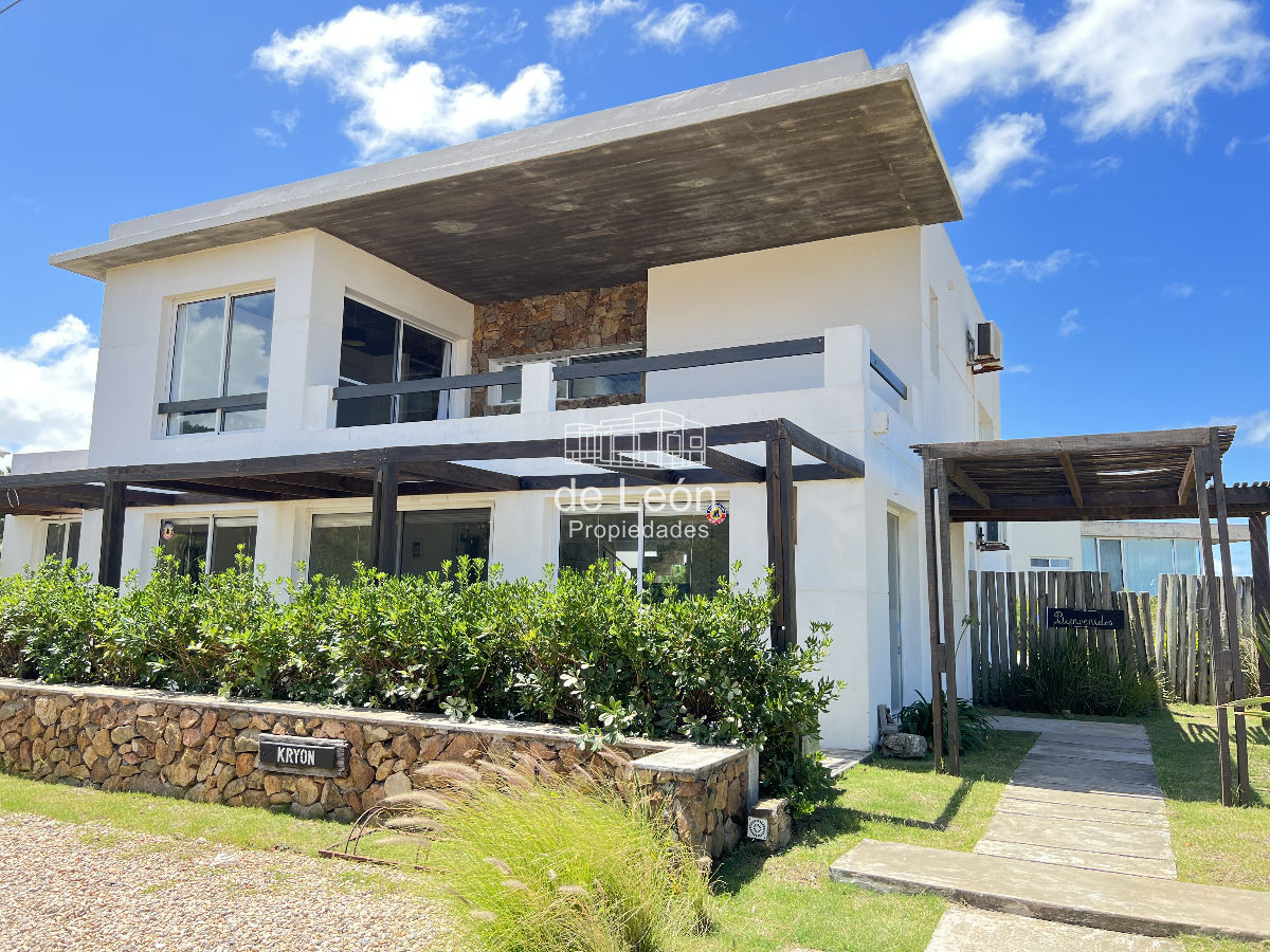 Casa ID.196 - Amplia casa a pasos del mar en Montoya, 5 dormitorios en suite