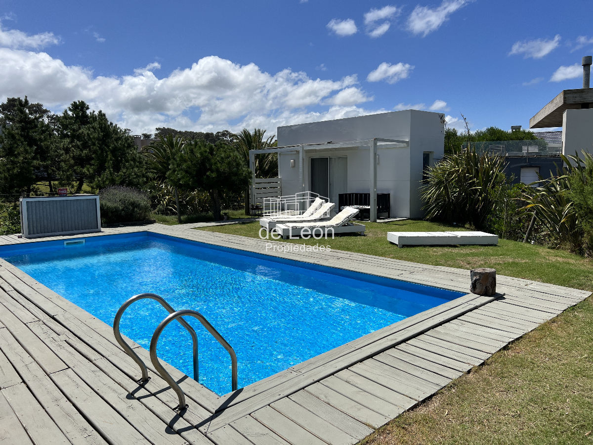 Casa ID.196 - Amplia casa a pasos del mar en Montoya, 5 dormitorios en suite