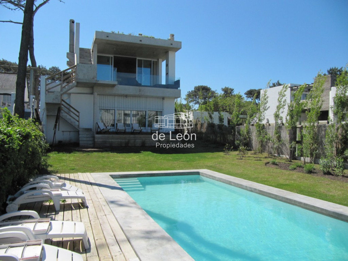 Casa ID.534 - Excelente casa moderna en venta en Montoya