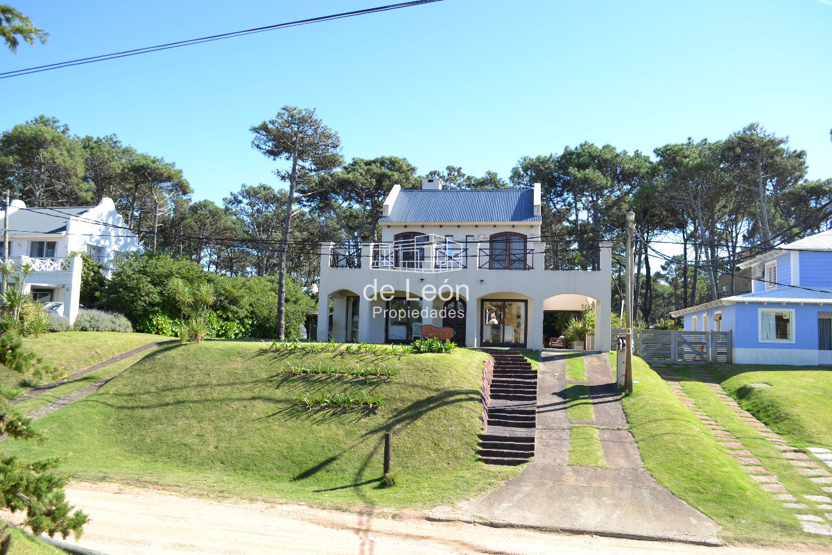 Casa ID.667 - Casa en Montoya de 3 dormitorios y servicio, La Barra