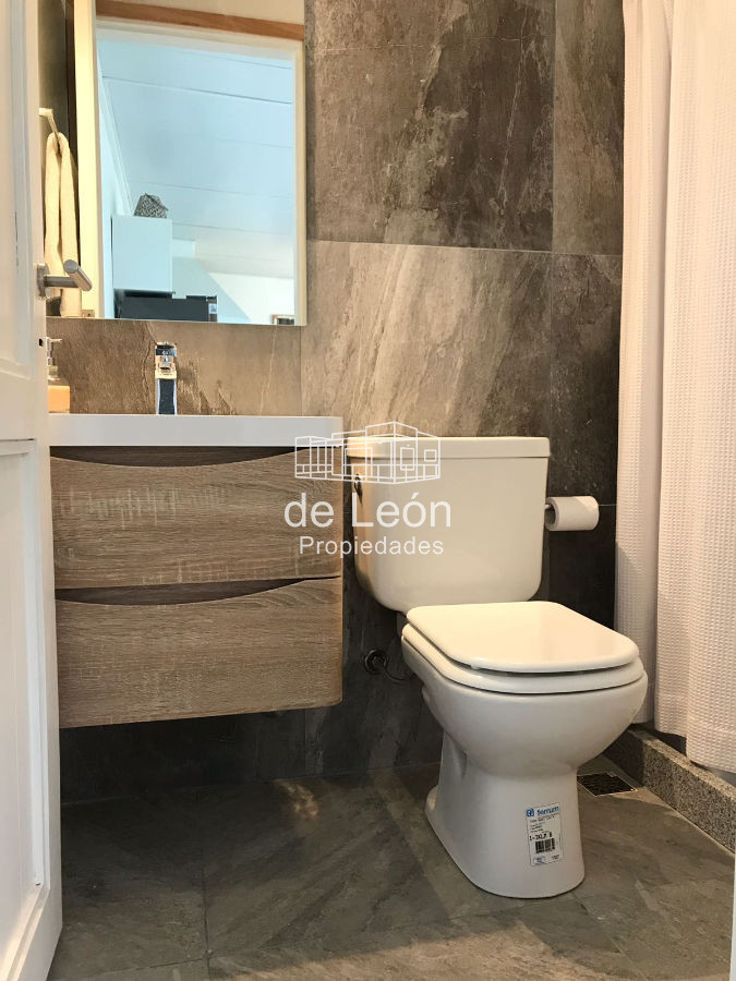 Casa ID.680 - Casa en La Barra, 3 dormitorios en suite y dependencia de servicio.