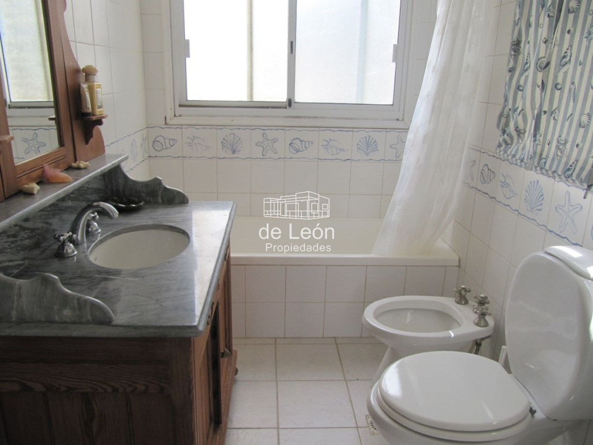 Casa ID.744 - Comoda casa de 3 dormitorios y servicio en Montoya