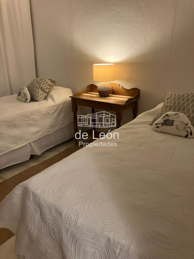 Casa ID.80 - Excelente casa de 4 dormitorios más servicio en La Barra