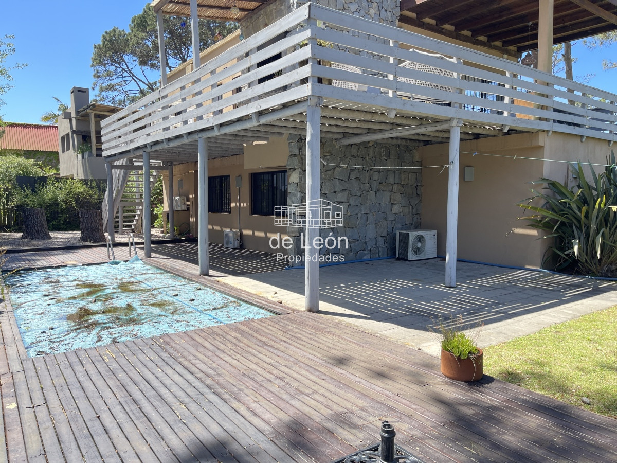 Casa ID.422 - Alquiler de temporada Casa de 3 dormitorios + servicio en Montoya, La Barra