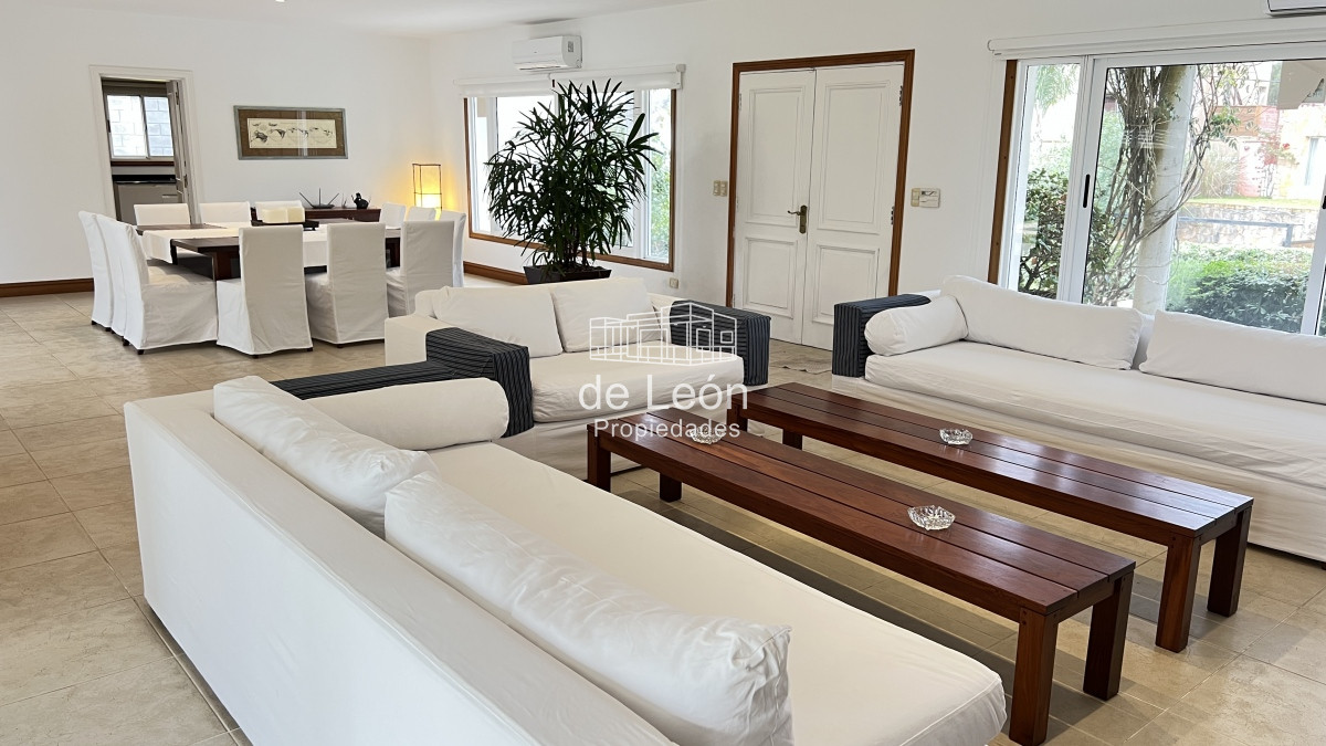 Casa ID.123 - Casa en La Barra, La Barra