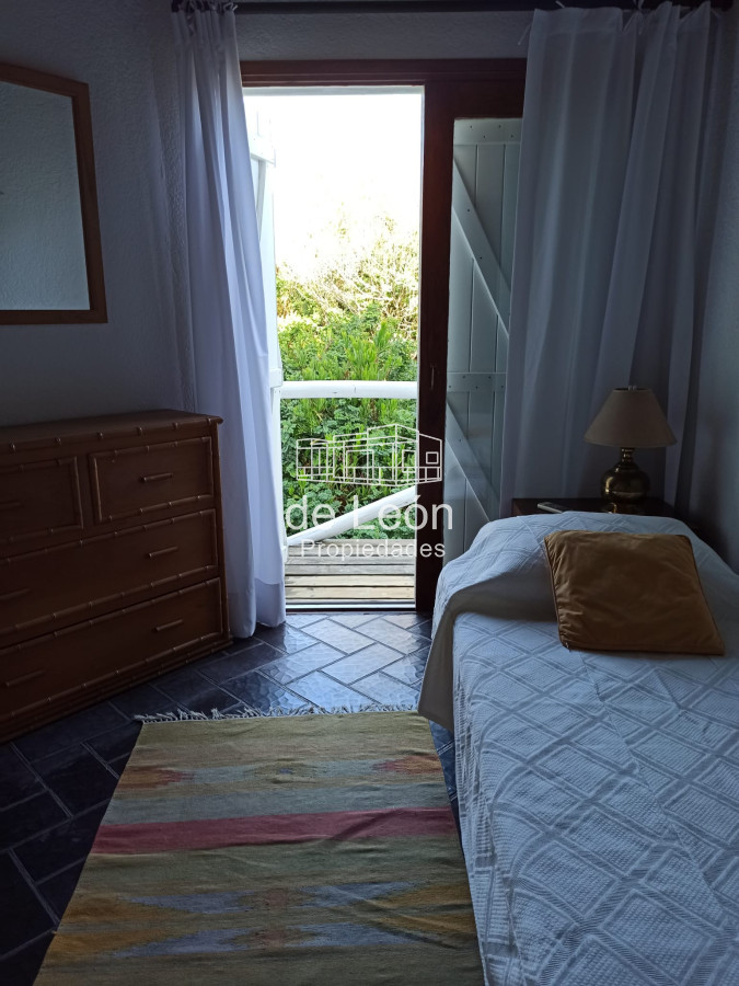 Casa ID.15018 - Oportunidad Casa en venta en El Chorro, 5 dormitorios en suite + dependencia con baño