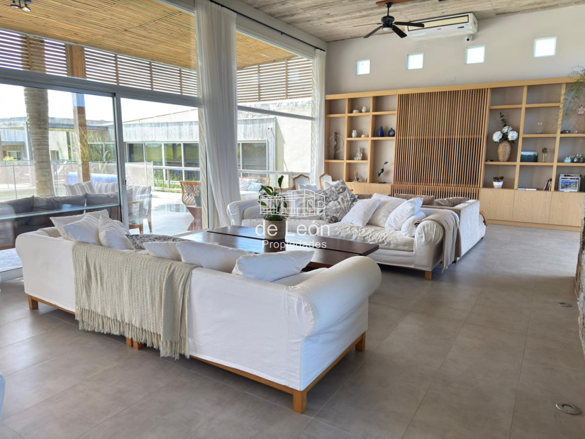 Casa ID.15338 - Casa de 5 dormitorios más servicio en Pueblo Mío, Manantiales