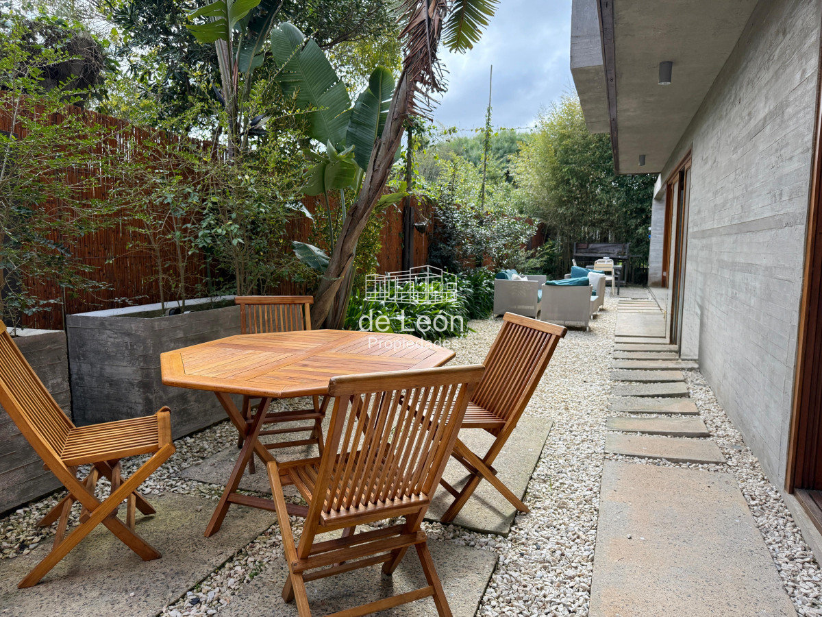 Casa ID.15302 - Importante casa de 4 dormitorios y servicio en El Chorro, La Barra