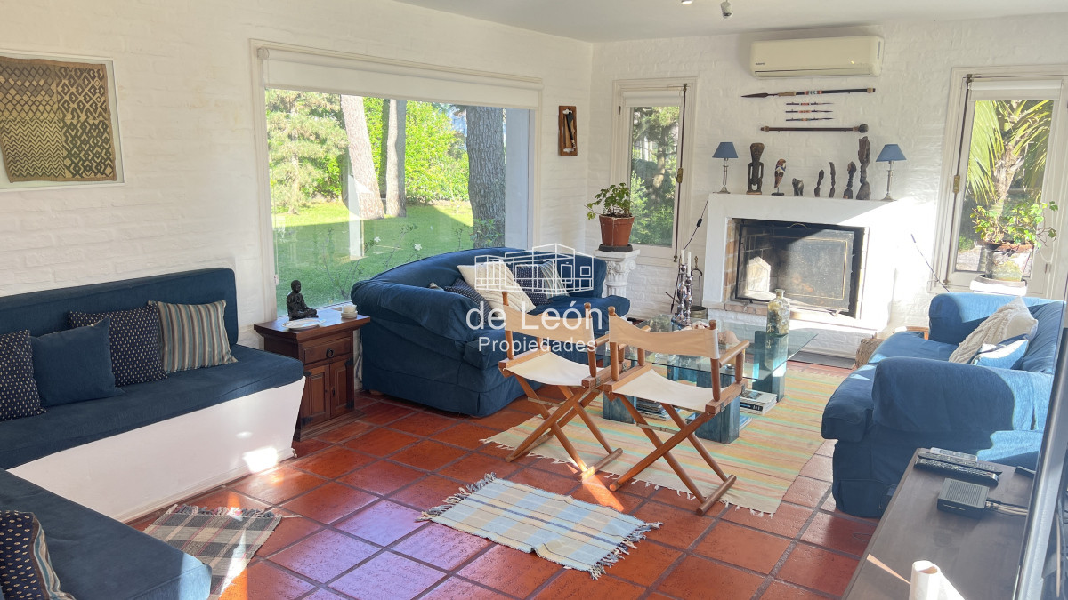 Casa ID.163 - Se vende gran casa de 4 dormitorios + servicio con piscina