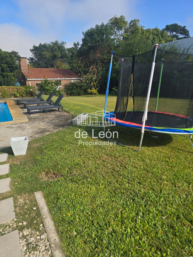 Casa ID.15255 - Casa en alquiler anual, zona colegios