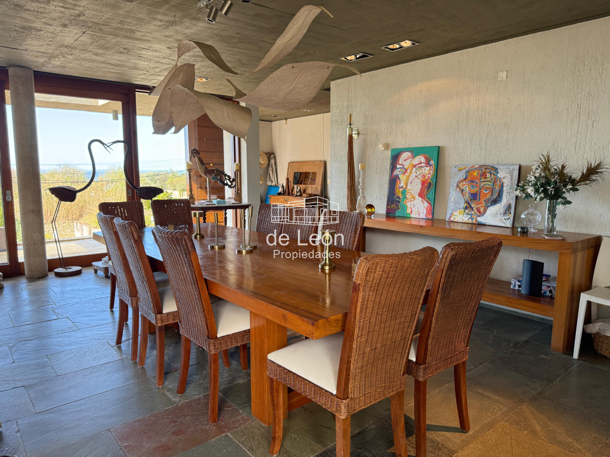 Casa ID.15302 - Importante casa de 4 dormitorios y servicio en El Chorro, La Barra