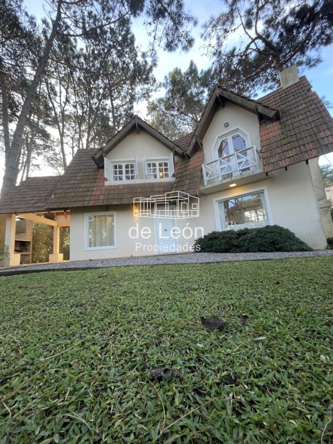 Casa ID.193 - Casa de 3 dormitorios en Montoya, La Barra