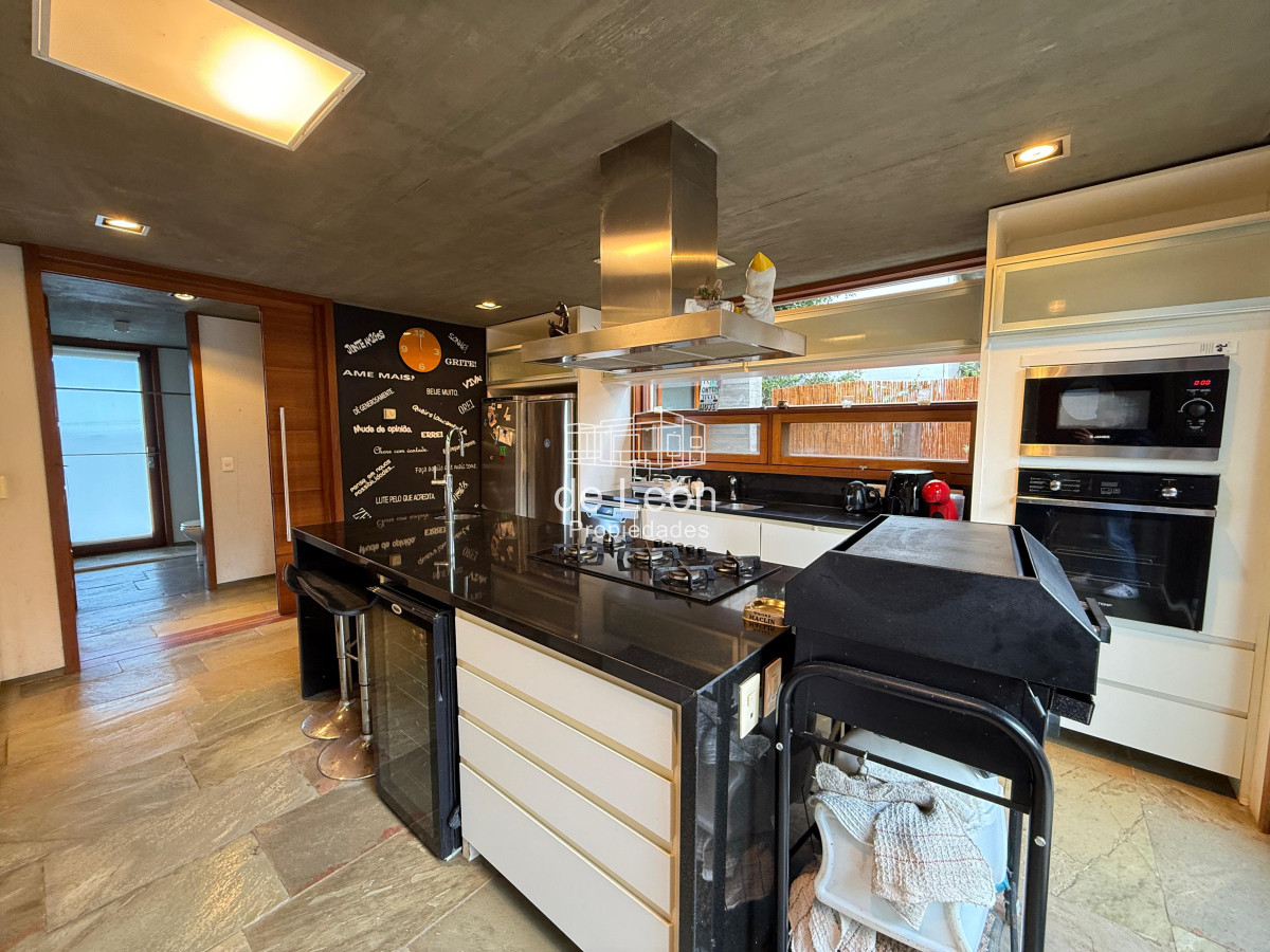 Casa ID.15302 - Importante casa de 4 dormitorios y servicio en El Chorro, La Barra