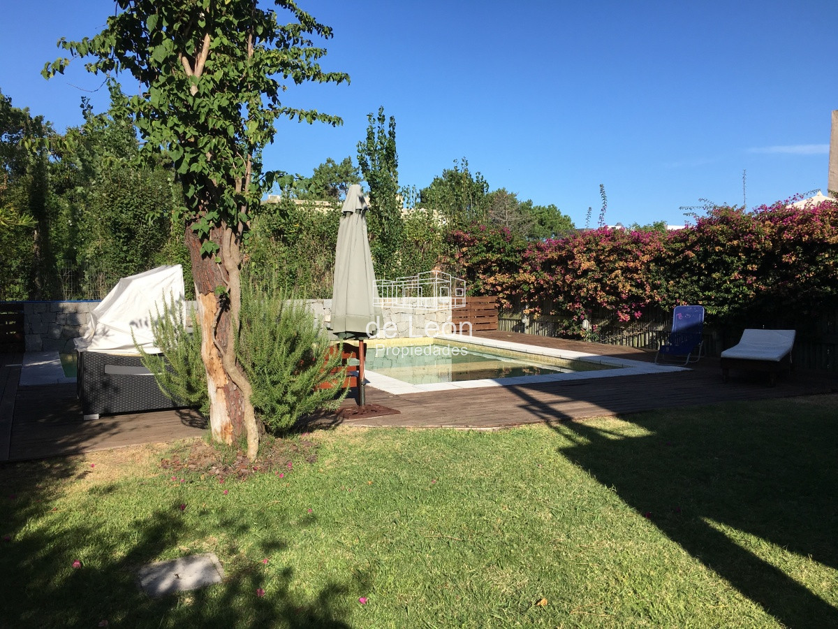 Casa ID.96 - Casa en Montoya de 3 dormitorios en suite y servicio, La Barra