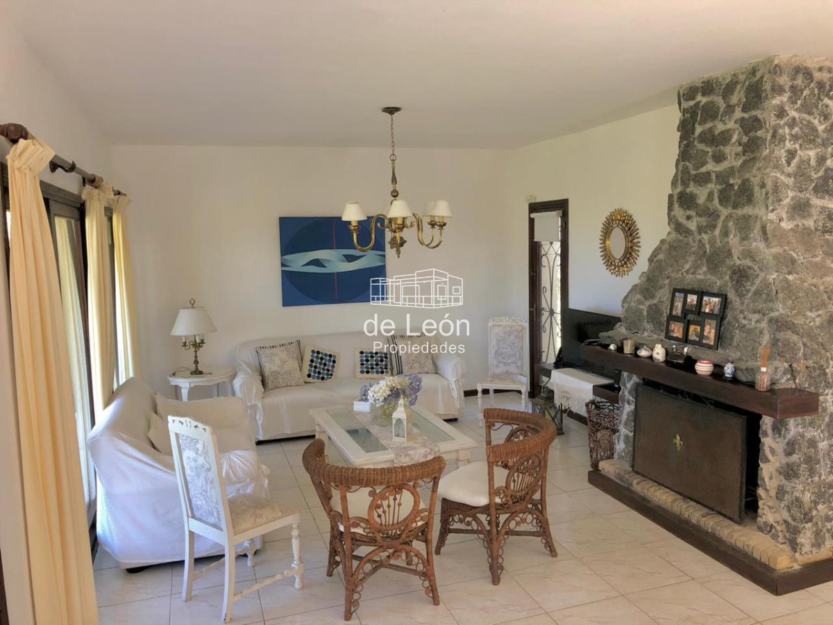 Casa ID.667 - Casa en Montoya de 3 dormitorios y servicio, La Barra
