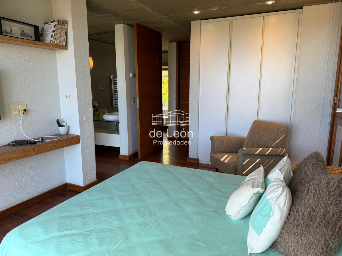 Casa ID.15302 - Importante casa de 4 dormitorios y servicio en El Chorro, La Barra