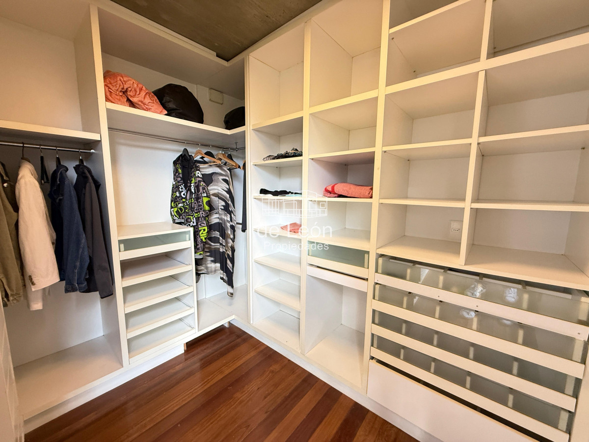 Casa ID.15302 - Importante casa de 4 dormitorios y servicio en El Chorro, La Barra