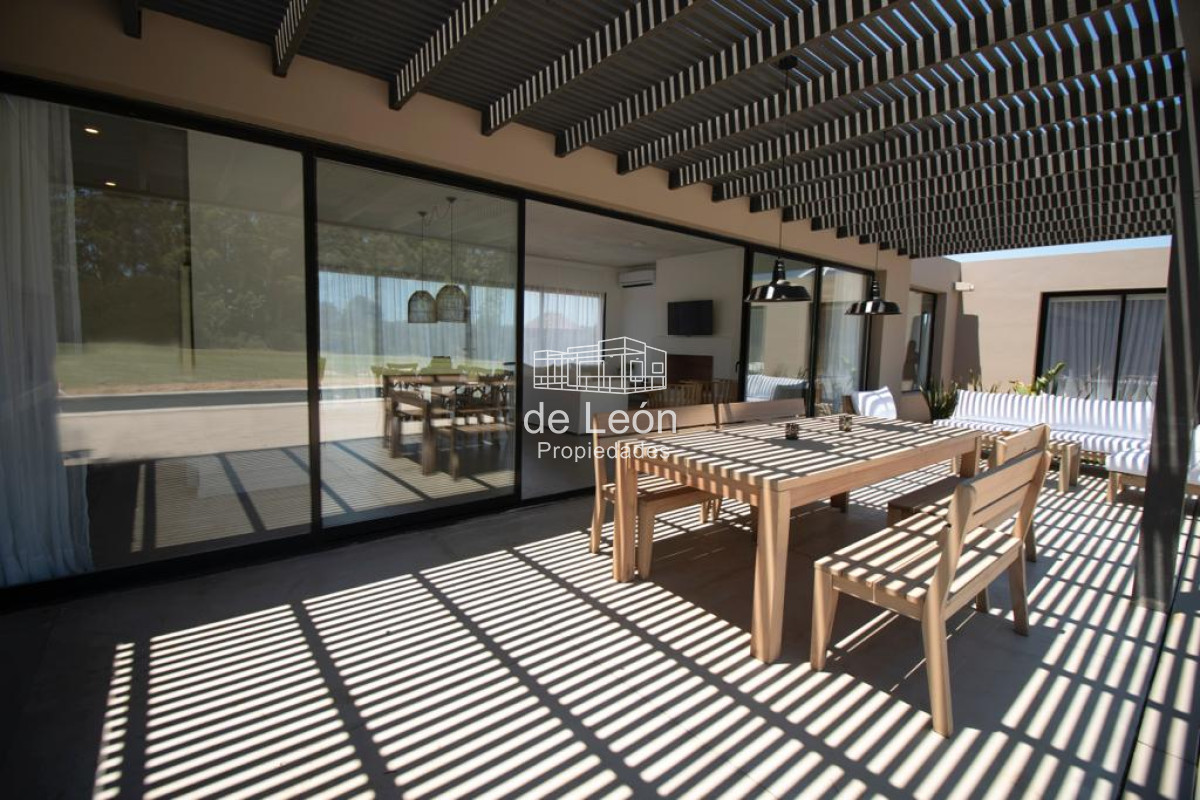 Casa ID.14841 - Casa en Pueblo Mío 4 dormitorios, piscina