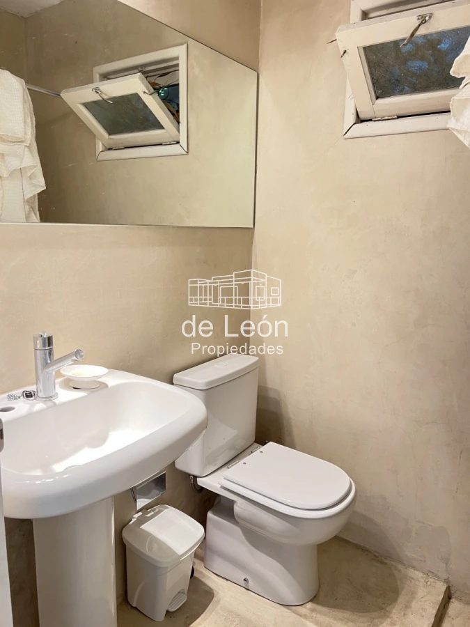 Casa ID.14916 - Casa en Montoya con excelente vista al mar, de 4 dormitorios más servicio 