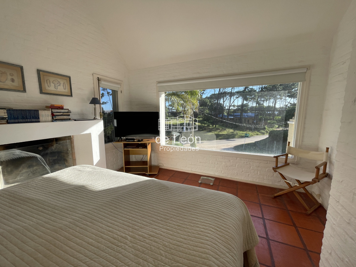Casa ID.163 - Se vende gran casa de 4 dormitorios + servicio con piscina