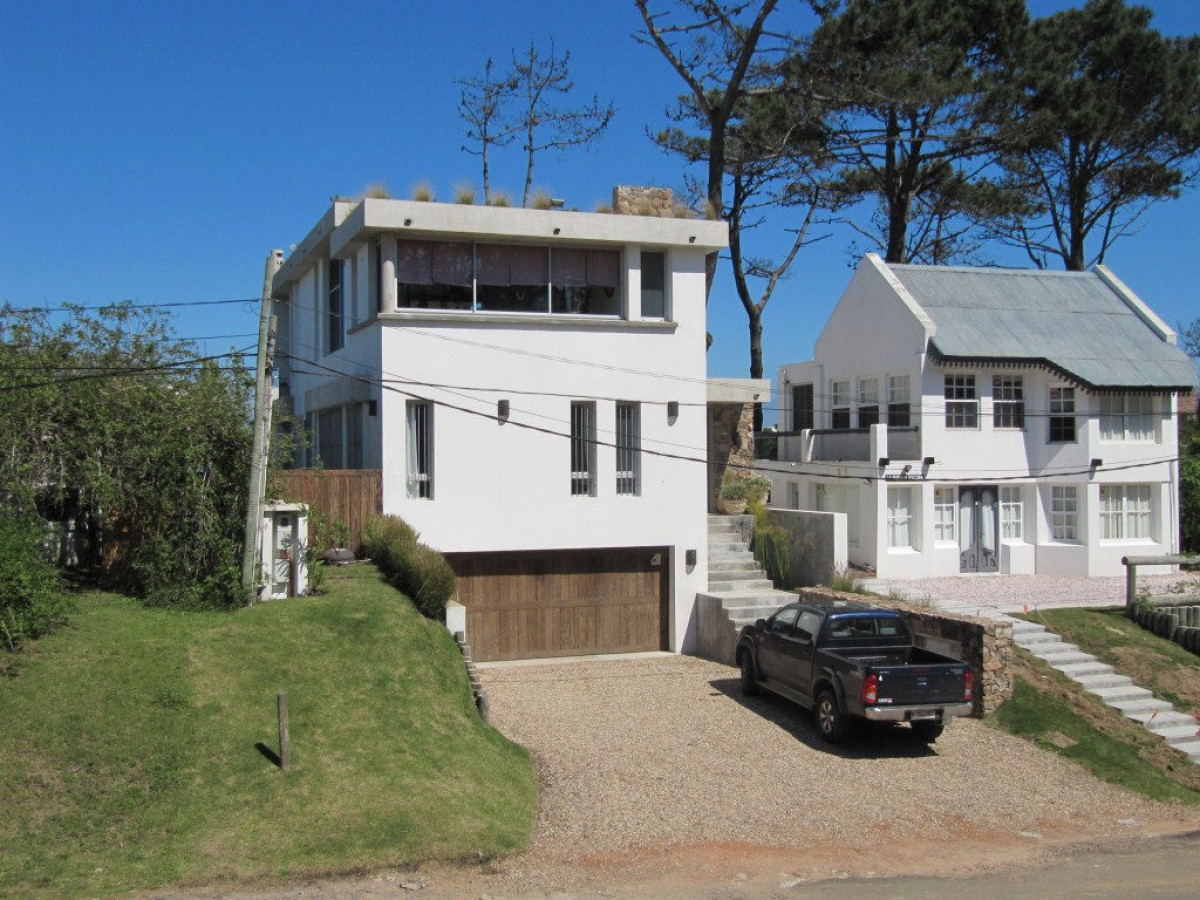 Excelente casa moderna en venta en Montoya