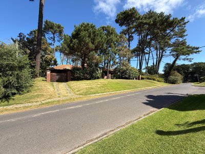 Casa de 3 dormitorios en zona colegios, Punta Del Este