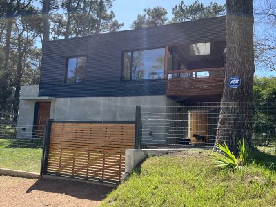 Casa en La Barra, Montoya