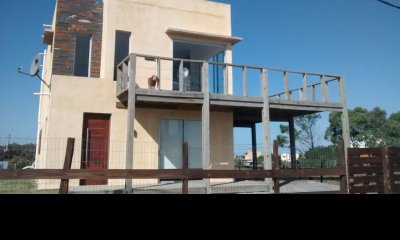 Se Vende casa de 4 dormitorios en Balneario Buenos Aires