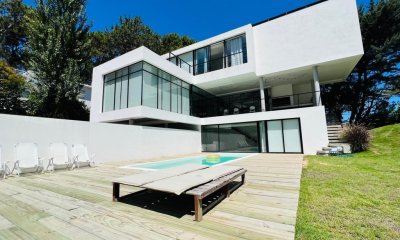 Importante casa a estrenar en Montoya, La Barra