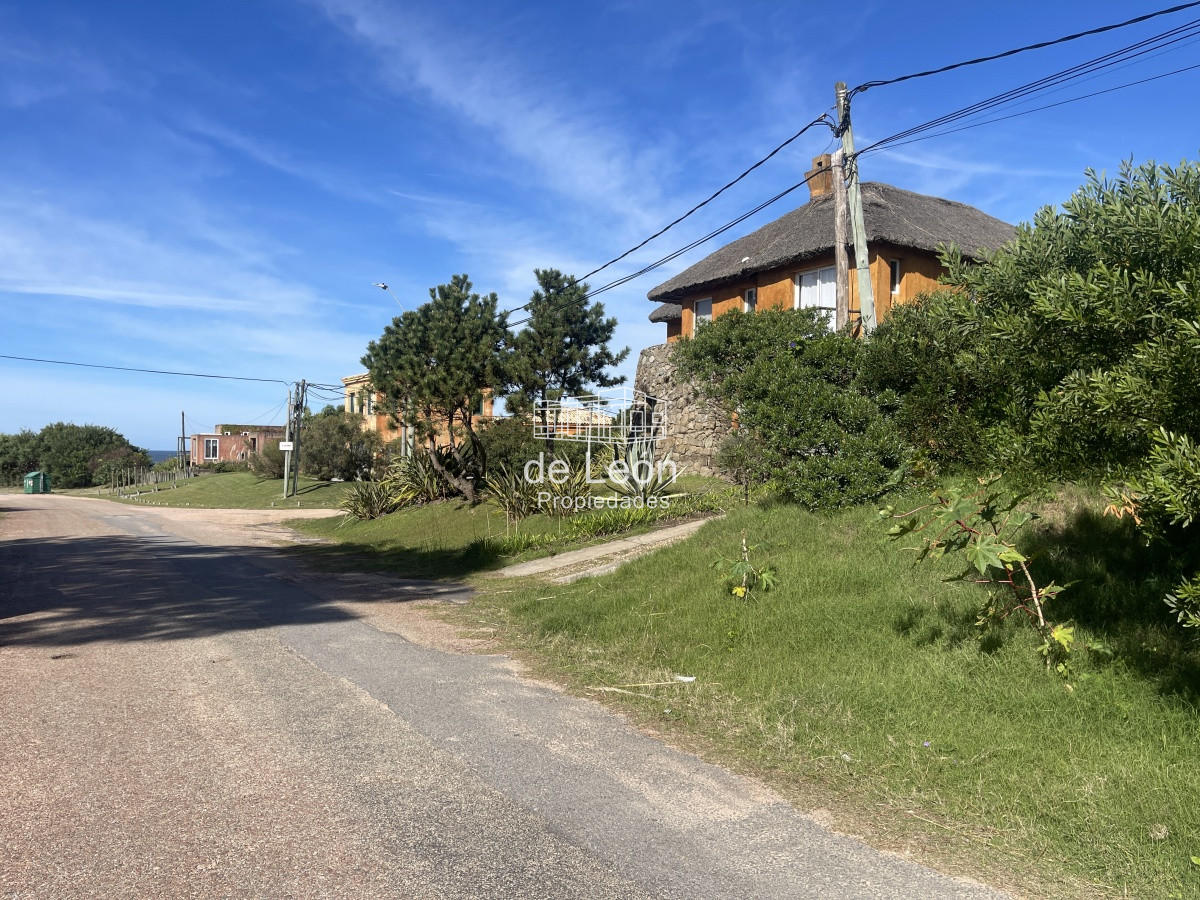 Terreno ID.14870 - Se vende lote de 504 m2 a 1 cuadra del mar en Montoya
