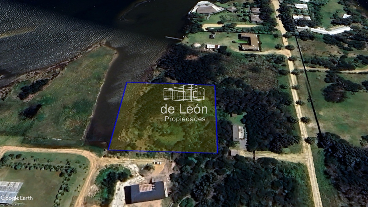 Terreno ID.15008 - Se venden 2969m2 en San Mónica sobre la laguna